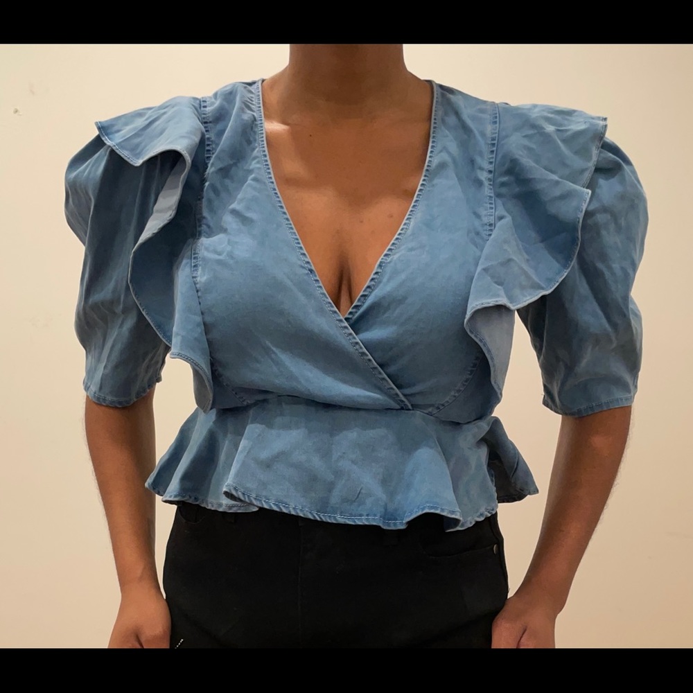 Denim cropped blouse with balloon sleeves